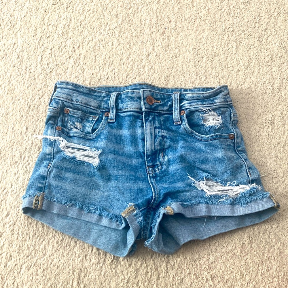 American Eagle Outfitters distressed shorts 2